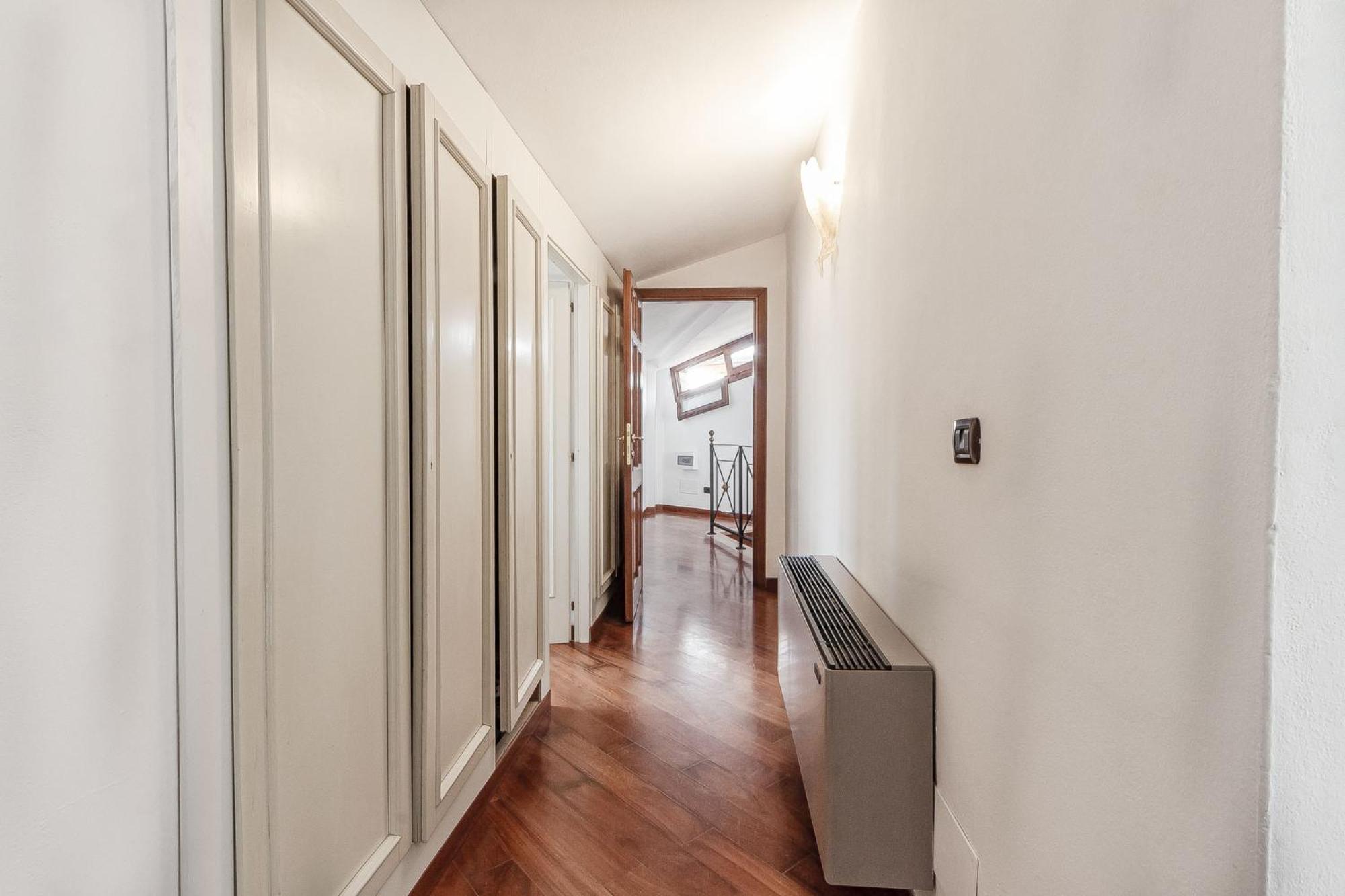 Exclusive Roth Apartments Сасари Стая снимка